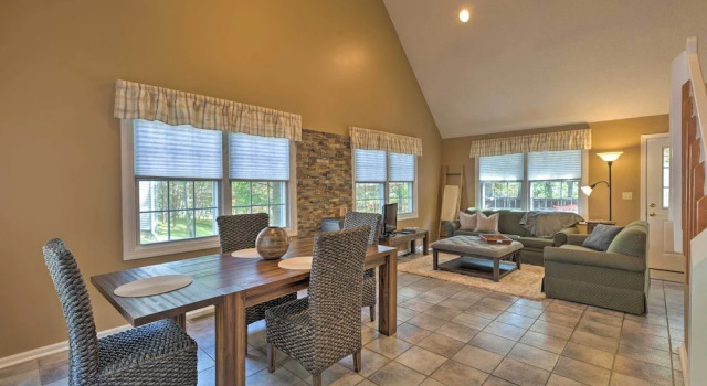 Year-round Getaway < 1 Mi to Skiing + Waterpark!, Buchen Sie Ferienhaus Massanutten Virginia