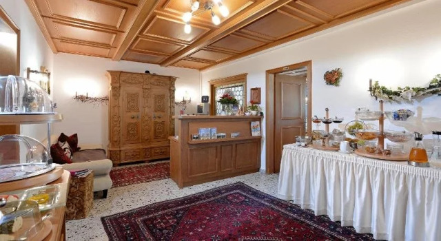 Hotel Garni Jennewein, Забронировать Отель Отели Майрхофен 3 звезды, рядом с Конгресс-центр Europahaus, 3*