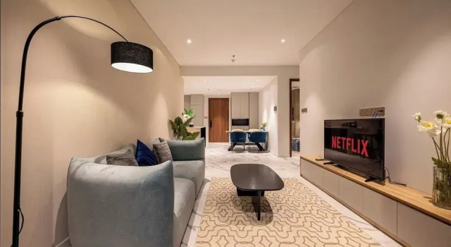 Апартаменты Deluxe с 2 комнатами с балконом и с видом на город The Crest Residence - ANGIA Hospitality