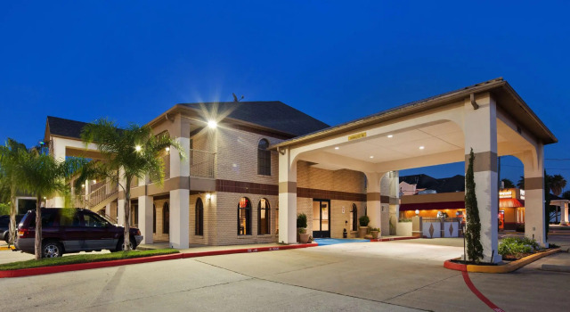 Кровать в общем номере SureStay Hotel by Best Western Deer Park