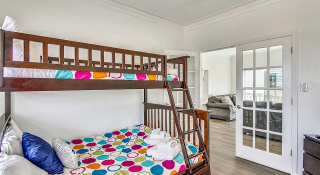 Kahala Beachfront by Ryson Vacation Rentals, Забронировать Дом для отпуска Коттеджи Галвестон, рядом с Hershey Beach, Коттедж