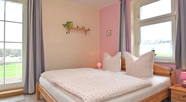 Apartment in Mülsen With Balcony, Heating, Garden Furniture, Book Lejlighed Hoteller i Muelsen med parkering, Parkering
