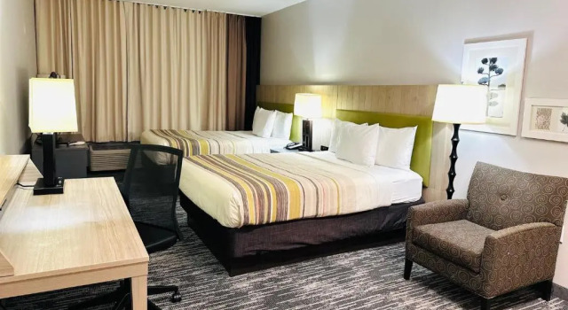 Четырёхместный люкс Country Inn & Suites by Radisson, San Jose International Airport, CA