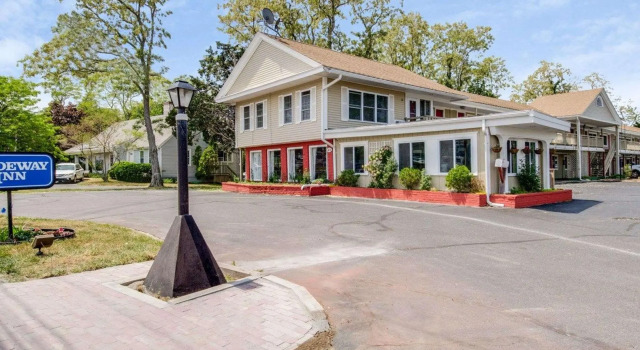 Люкс Rodeway Inn Orleans - Cape Cod