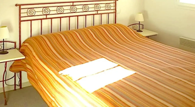 House With 2 Bedrooms in Gallargues-le-montueux, With Wonderful Mounta, Rezerwuj Hotel Gallargues-le-Montueux Gard