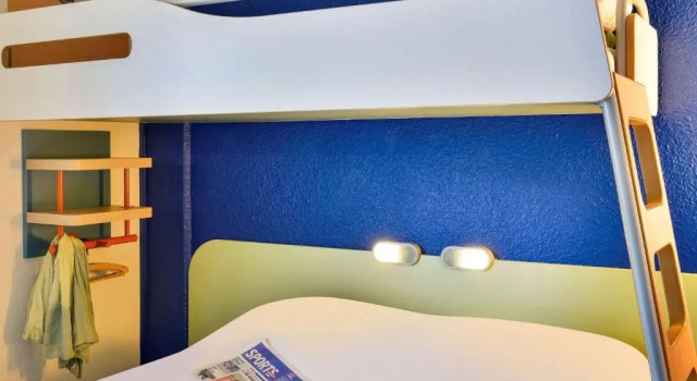 Трёхместный номер Standard ibis budget Versailles - Trappes