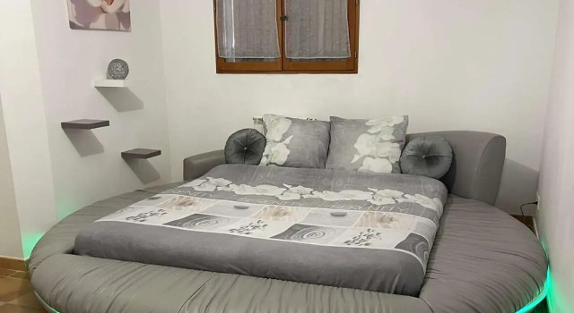 Maison au calme à la sortie d'Arles, Prenota Hotel Fourques ViaRhona