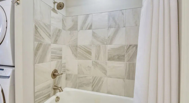Walk to Main St & River: Downtown Helen Condo, Book Lejlighed Lejligheder i Helen, Lejlighed
