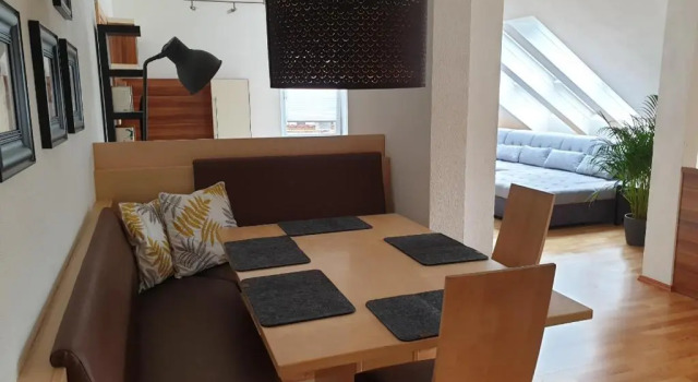 Dachgeschoss-Apartment in Landeck - 140m², Book Apartment Hotels in Landeck with Parking, Parking