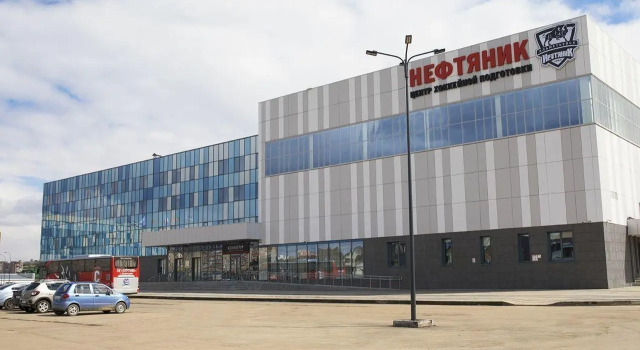 Modern 1-room apartment next to the Neftyanik Central Agricultural complex from IP Marat House at 170 Shevchenko St., Prenota Appartamento Al'met'evsk 