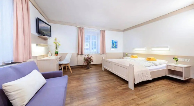 Zur Laute, Book Hotel Hoteller i Mindelheim med parkering, Parkering