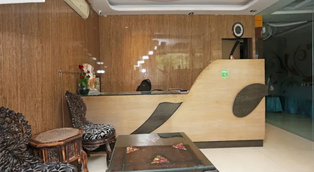 Hotel Silver 7, Забронировать Отель Гомти Нагар , рядом с Wave Mall Lucknow