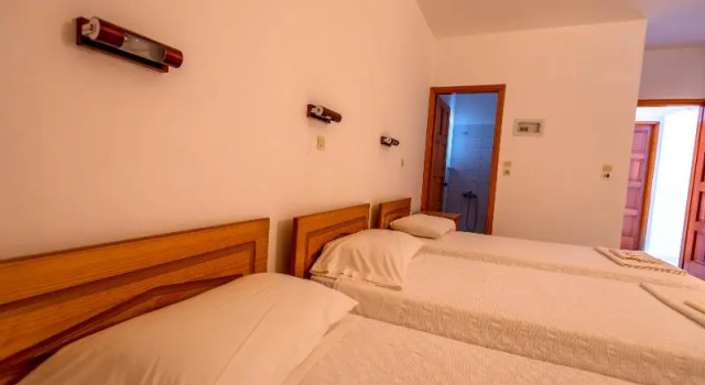 Трёхместный номер Standard Balaskas Hotel