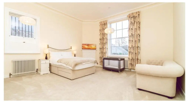 A Luxurious Masterpiece Steps from Stirling, Забронировать Отель Отели Центральной Шотландии с парковкой, Парковка