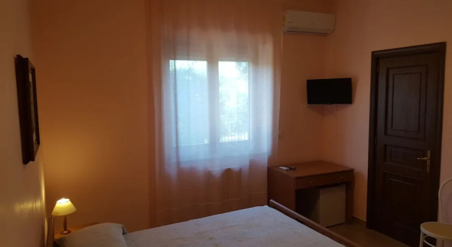 Economy Dreier Zimmer 1 Schlafzimmer mit Gartenblick Villa Erry