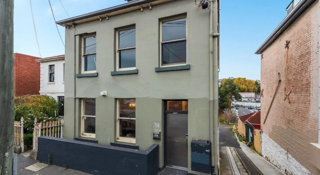 City Retreat Hobart, Забронировать Отель Отели Хобарт 4 звезды, рядом с Музей австралийской армии в Тасмании, 4*