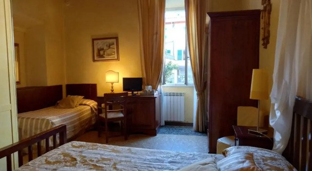 Трёхместный номер Standard Hotel Tourist House
