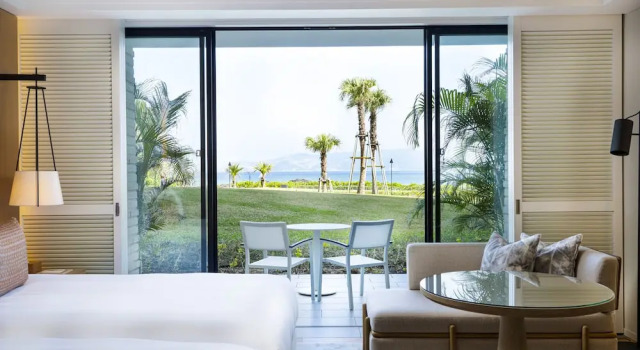 Двухместный номер Deluxe Beachfront Wing Halekulani Okinawa