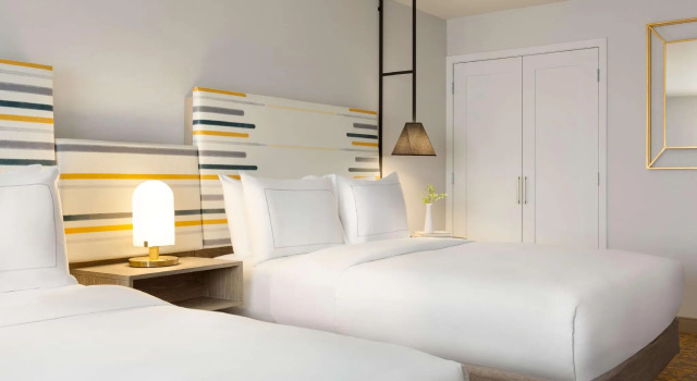 Четырёхместный номер Classic DoubleTree by Hilton Campbell - Pruneyard Plaza