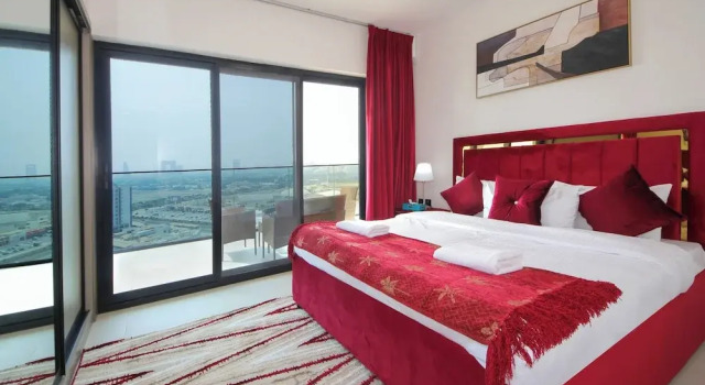 Апартаменты с балконом и с видом на город Silk Valley - Luxury 3BR with City View