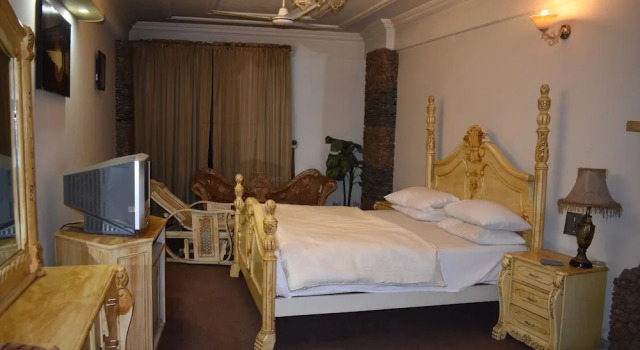 Undrah Inn Hotel, Забронировать Отель Rachiāl штат Джамму и Кашмир