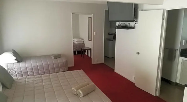 Апартаменты Carrington Motel