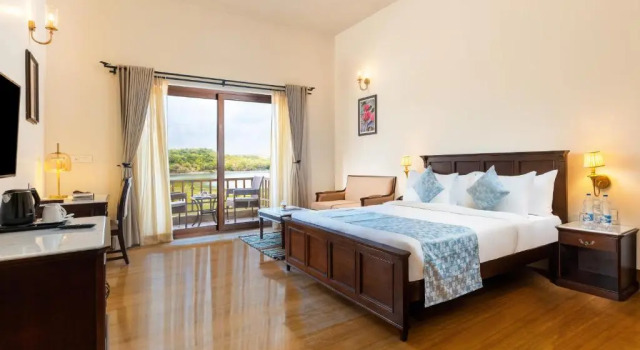 Люкс с видом на озеро Sarasiruham Resort - Private Pool Villa in Udaipur