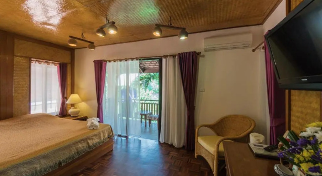 Семейный номер Standard Мансарда Coral Hotel Bangsaphan