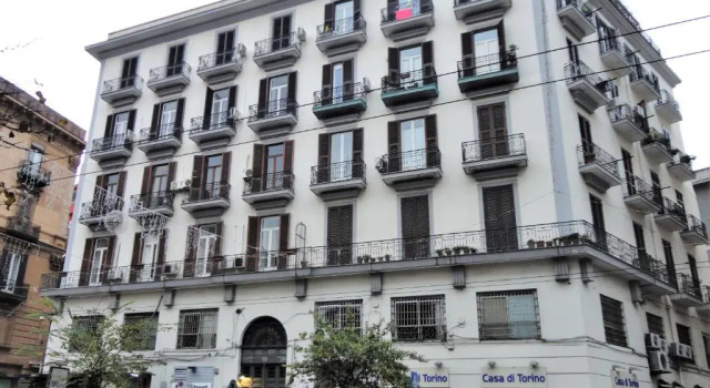 Umberto I Holiday House, Забронировать Отель Отели Неаполя с парковкой, рядом с Музей санитарного искусства, Парковка