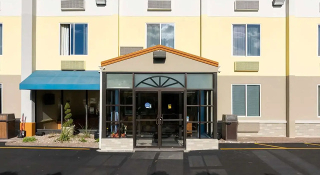 Days Inn by Wyndham Hartford/Closest Downtown