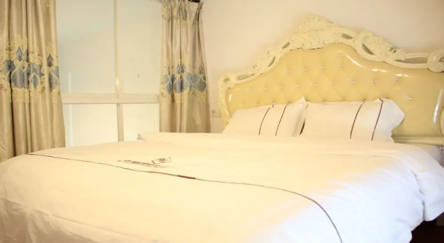 Wanlong Apartment Xiangxue Branch