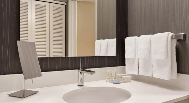 Standard Doppel Zimmer Courtyard by Marriott Topeka