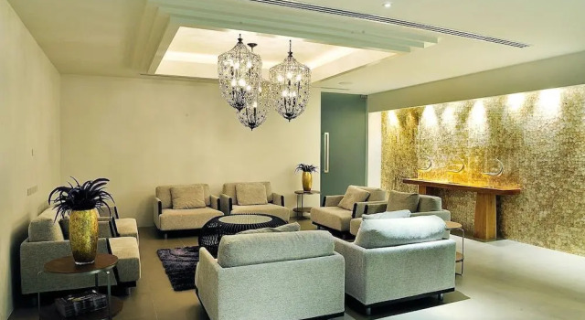 Beachfront Phuket Seaview Suites