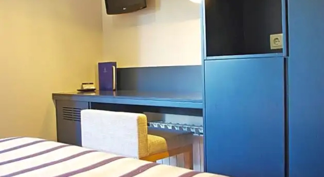 Трёхместный номер Standard с балконом Hotel Alga