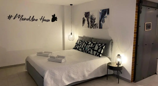 Menouno House, Book Hotel Crispiano Murgia