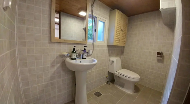 Трёхместный люкс Bukchon Sosunjae Hanok Guesthouse
