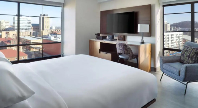 Двухместный клубный номер Executive Marriott Knoxville Downtown