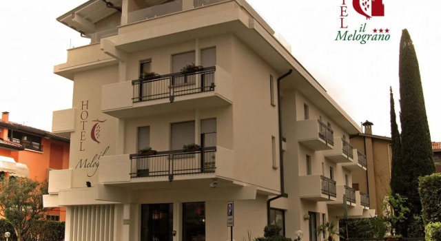 Residence Il Melograno, Забронировать Отель Отели Колумбария Сирмионе 3 звезды, 3*