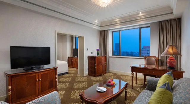 Двухместный полулюкс Crowne Plaza Shanghai Nanjing Road by IHG