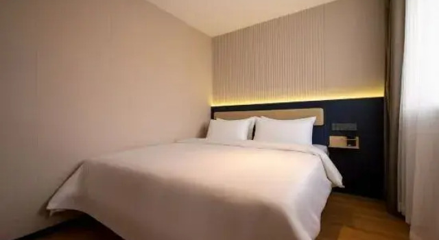 Люкс Standard 7Days Inn Hotel (Jilin Central Hospital)