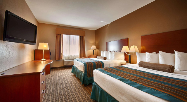 Четырёхместный номер Standard Best Western Orange Inn & Suites
