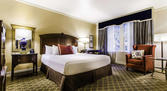 Двухместный номер Standard Hotel Roanoke & Conference Center, Curio Collection by Hilton