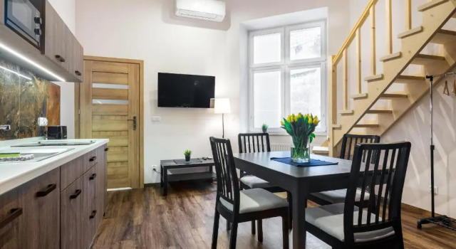Студия Мансарда с видом на внутренний двор Tyzenhauz Apartments - Premium