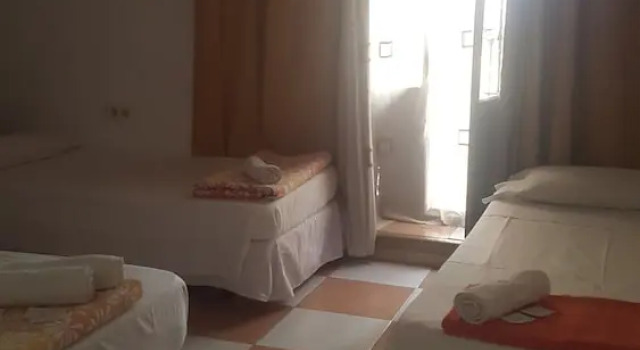 Четырёхместный семейный номер Standard Hostal San Lorenzo