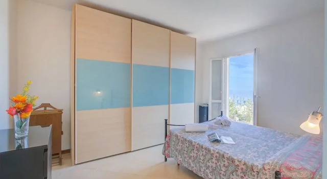 Palms Villa - Sea View, Забронировать Вилла Отели Сан-Ремо с парковкой, рядом с Пляж Габриэлла, Парковка
