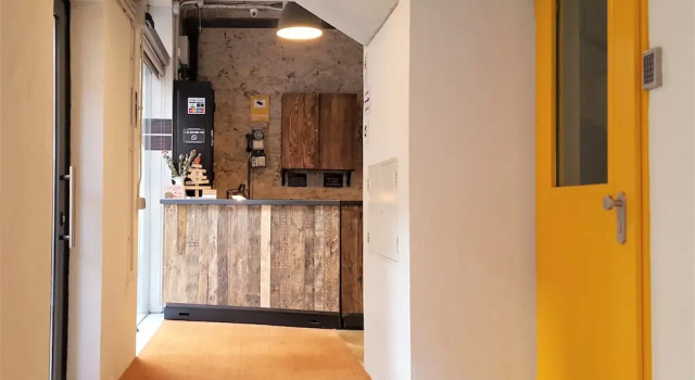 Ten To Go Hostel, Забронировать Хостел Сантс-Монжуик Оспиталет-де-Льобрегат, рядом с Санта Эулалия