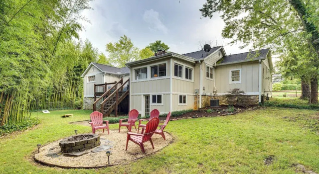 Коттедж Hendersonville Haven w/ Fire Pit, Grill, Deck!