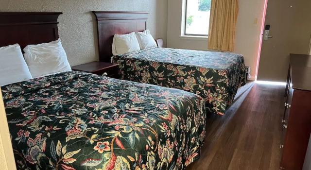 Budget Plaza Motel, Book Motel Brooklyn Park Maryland