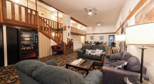 Uptowner Hotel, Buchen Sie Hotel Creston Kootenay Rockies