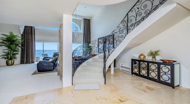 Номер Superior Pacific Plaza Apartments
